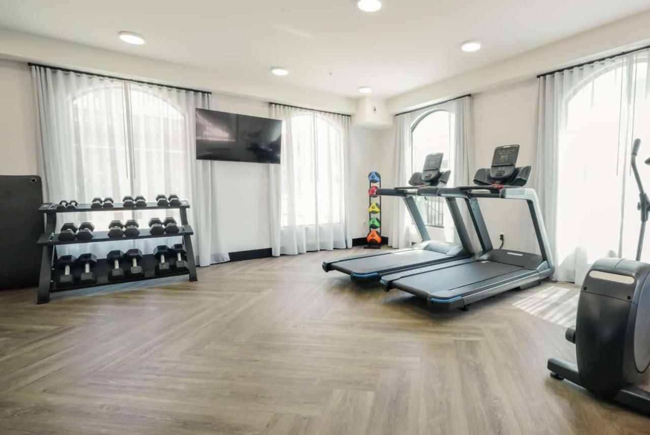 La Quinta Inn & Suites By Wyndham ซานตาครูซ ภายนอก รูปภาพ