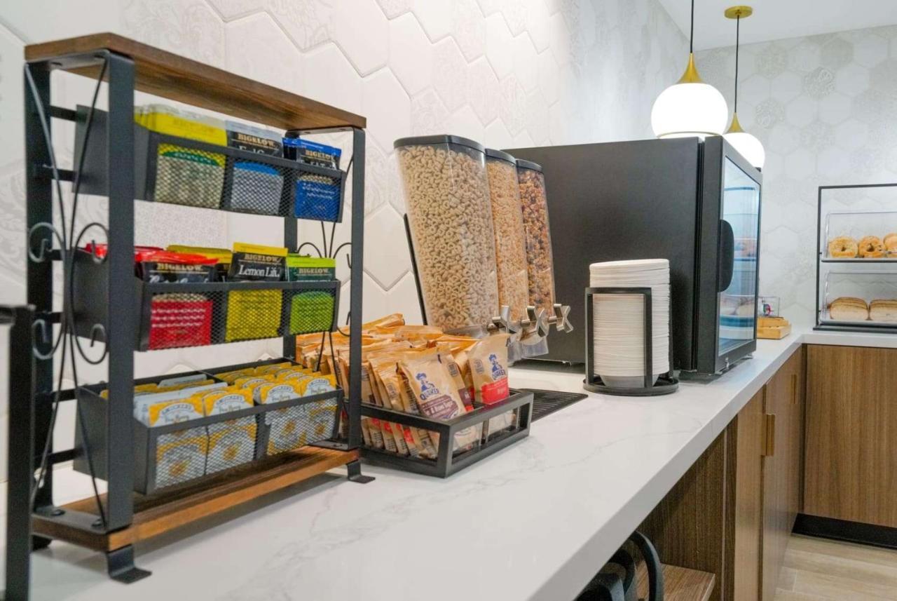 La Quinta Inn & Suites By Wyndham ซานตาครูซ ภายนอก รูปภาพ