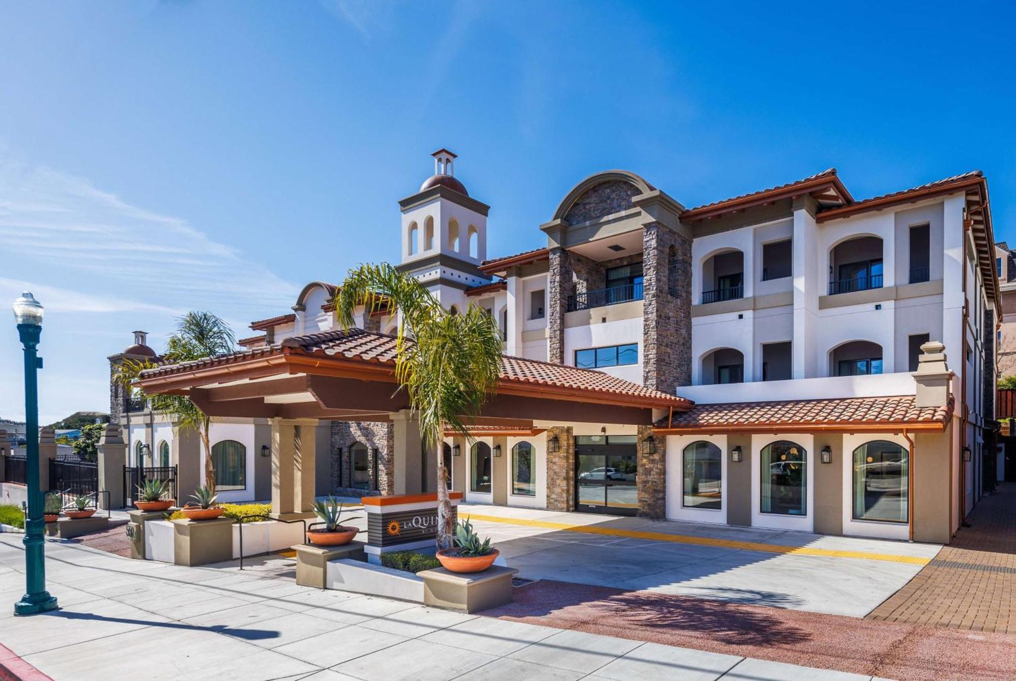 La Quinta Inn & Suites By Wyndham ซานตาครูซ ภายนอก รูปภาพ