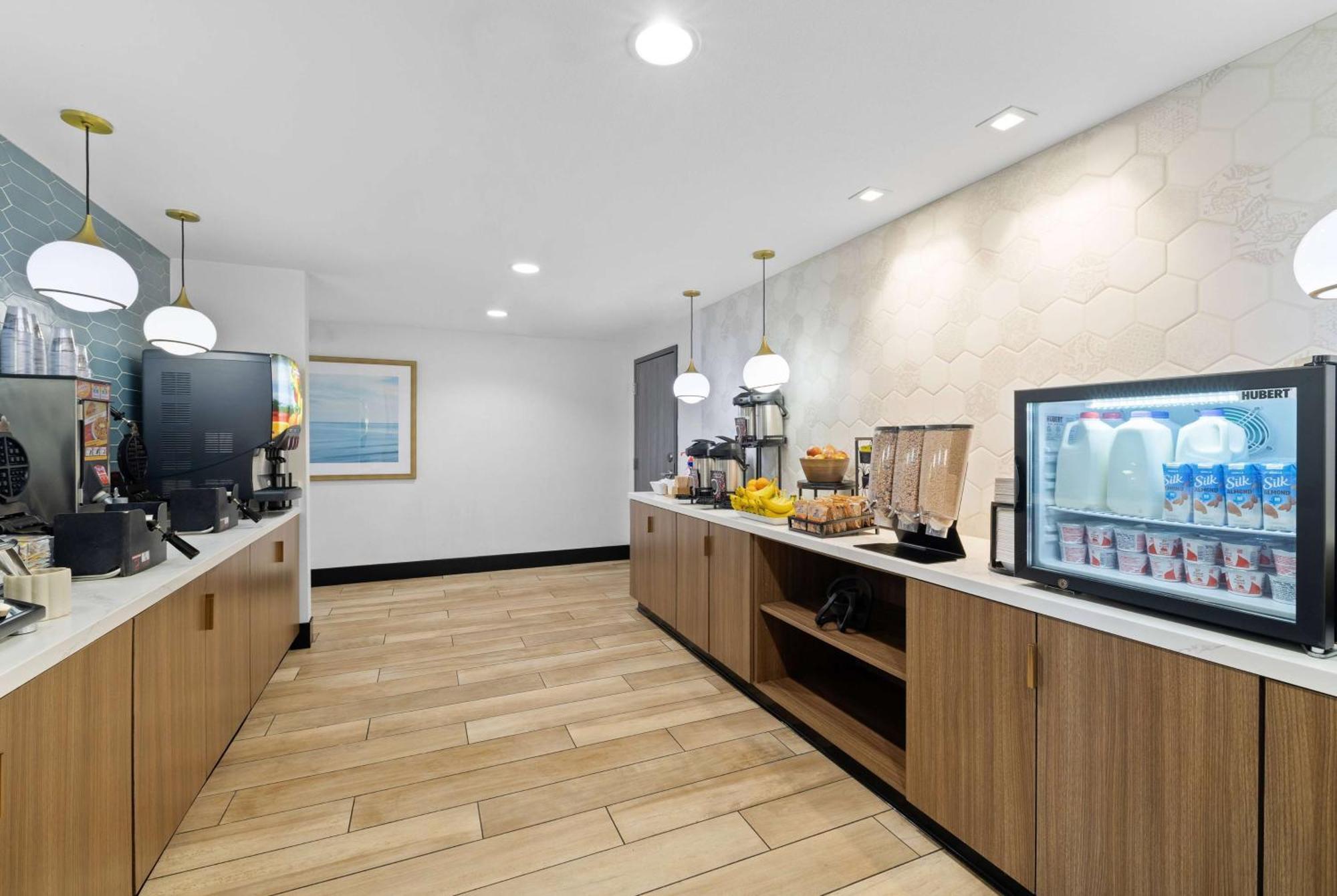 La Quinta Inn & Suites By Wyndham ซานตาครูซ ภายนอก รูปภาพ