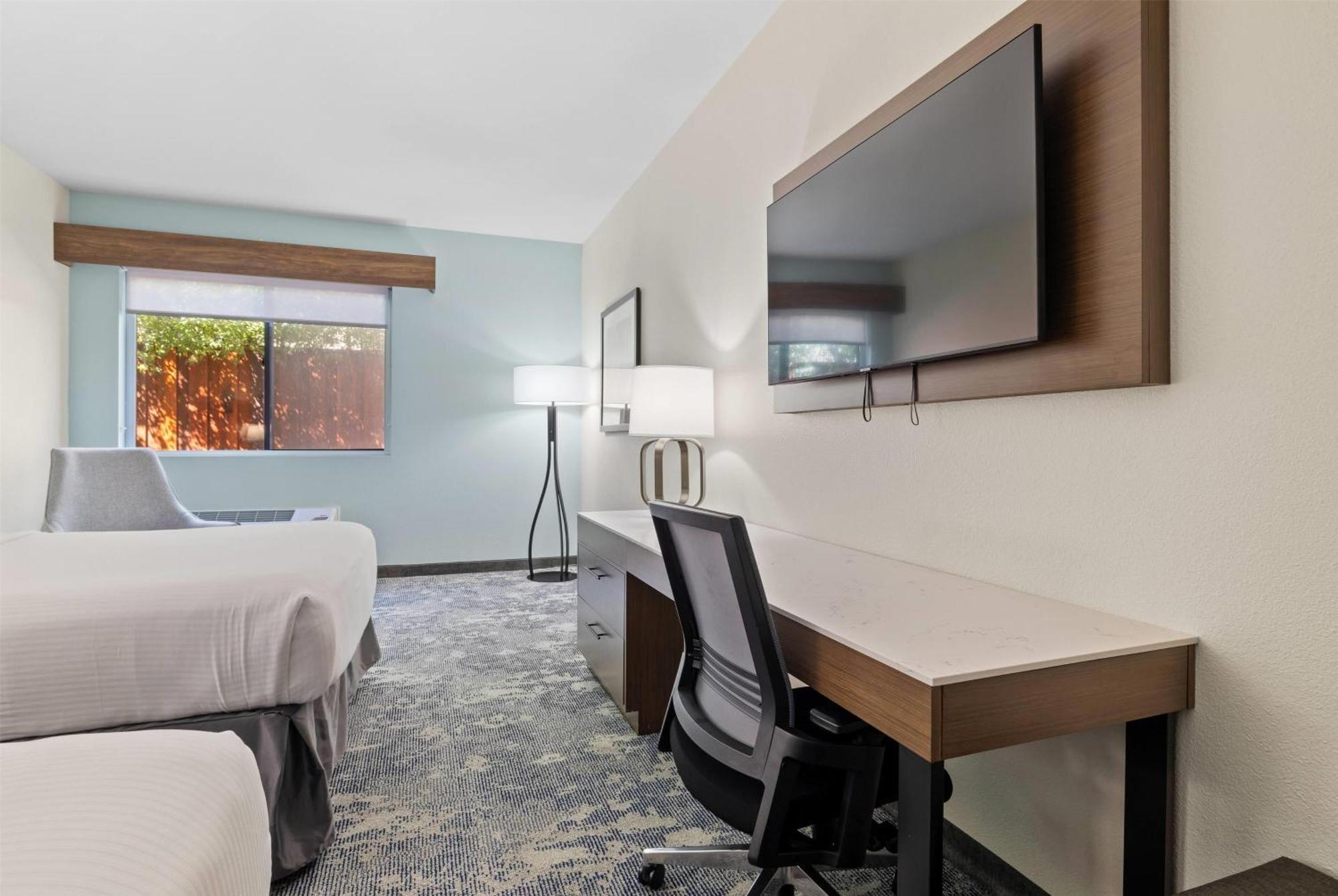 La Quinta Inn & Suites By Wyndham ซานตาครูซ ภายนอก รูปภาพ