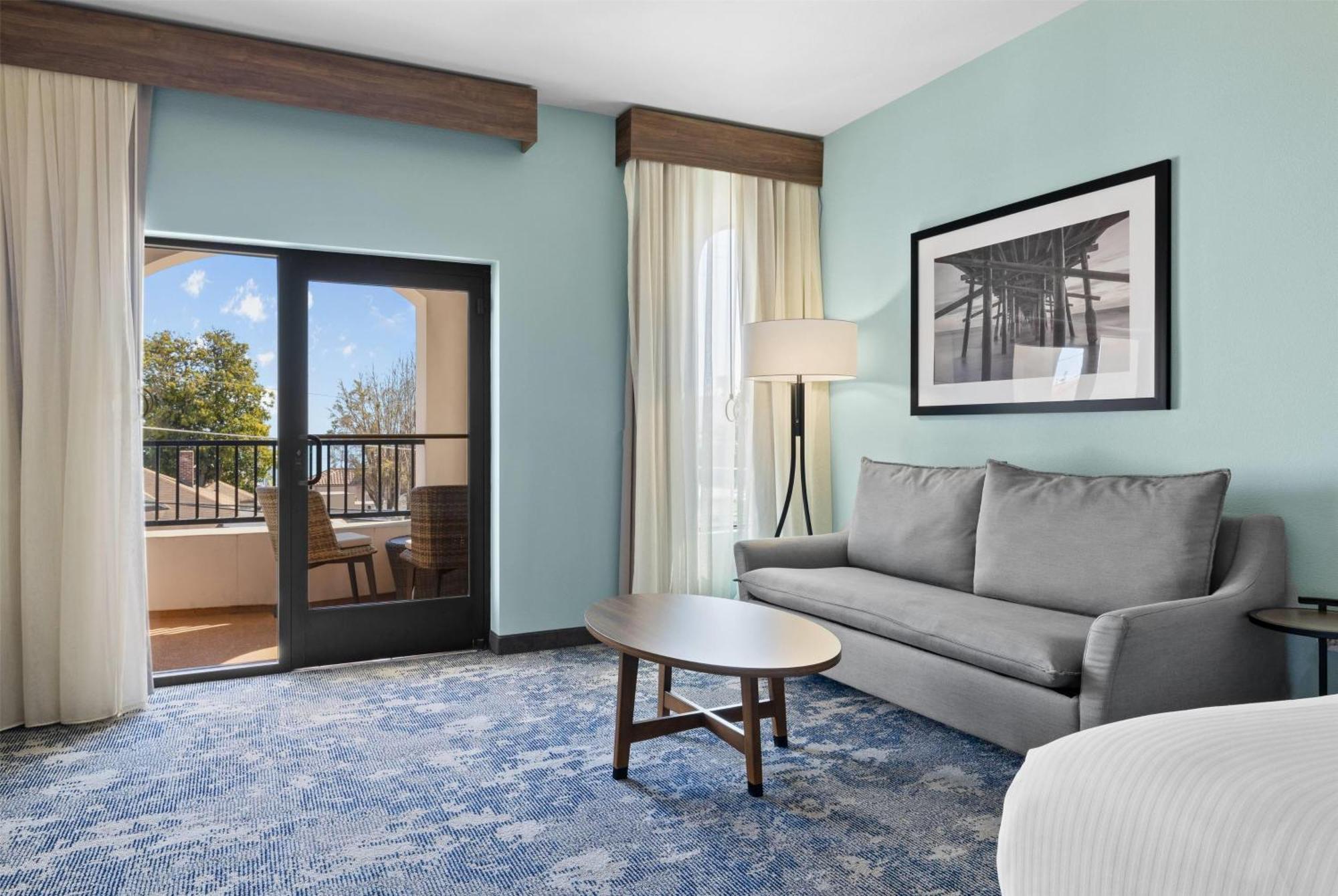 La Quinta Inn & Suites By Wyndham ซานตาครูซ ภายนอก รูปภาพ