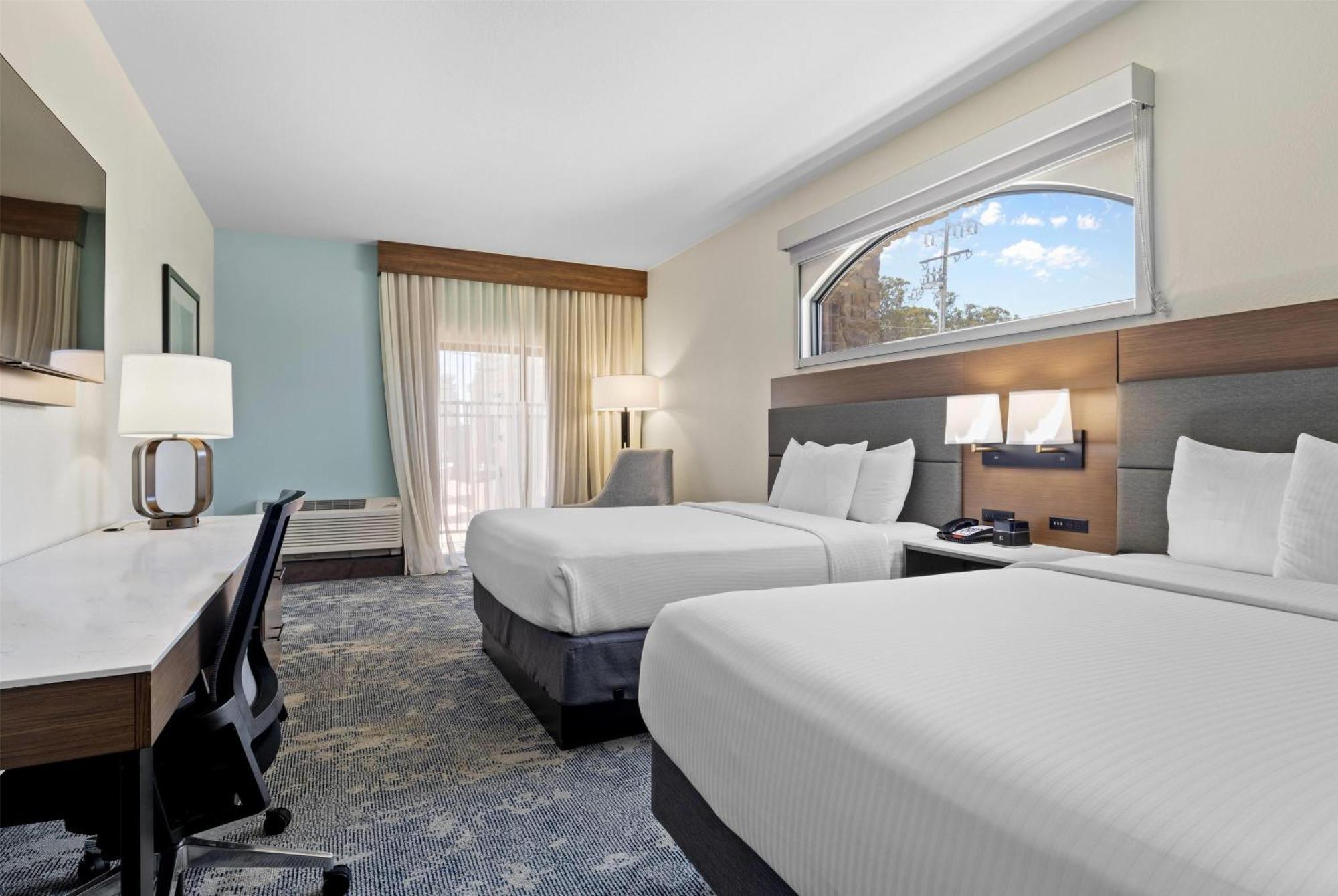 La Quinta Inn & Suites By Wyndham ซานตาครูซ ภายนอก รูปภาพ