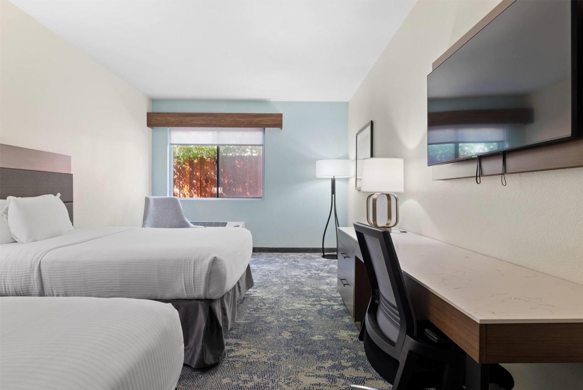 La Quinta Inn & Suites By Wyndham ซานตาครูซ ภายนอก รูปภาพ