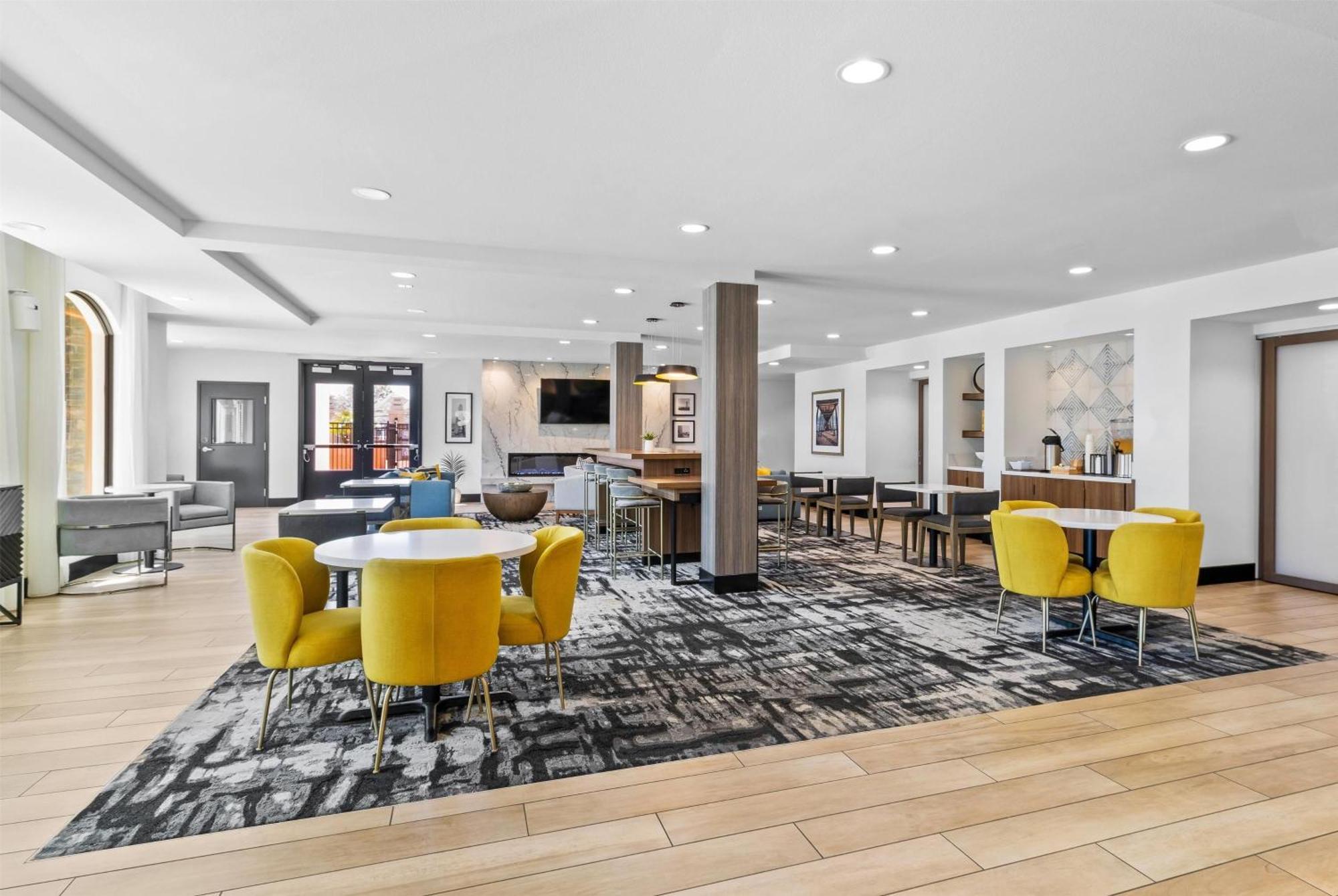 La Quinta Inn & Suites By Wyndham ซานตาครูซ ภายนอก รูปภาพ